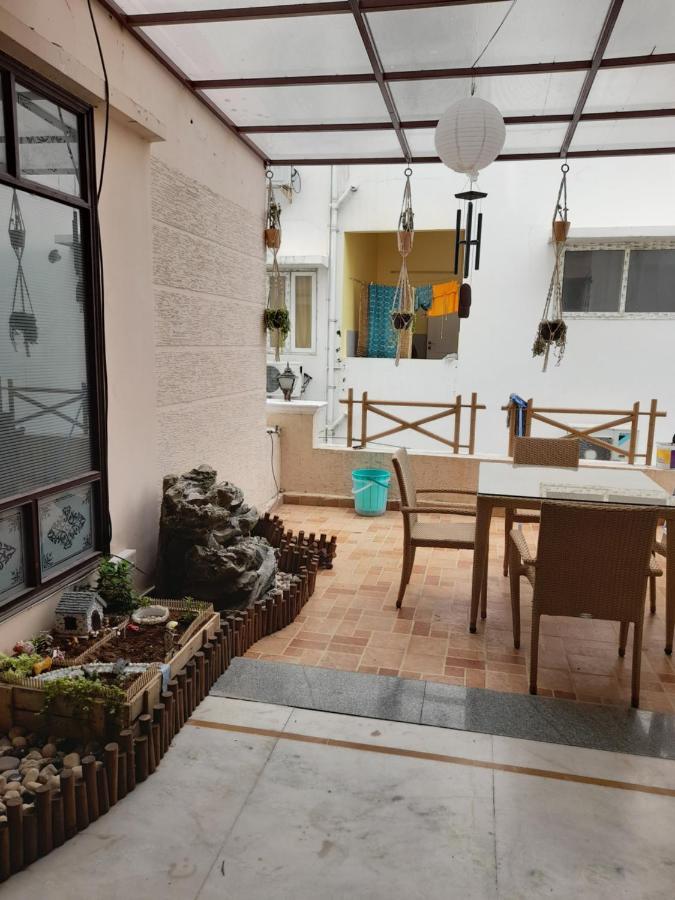 Nomads Nest Hostel Hyderabad Bagian luar foto