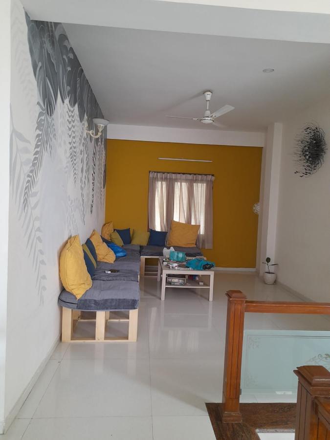 Nomads Nest Hostel Hyderabad Bagian luar foto