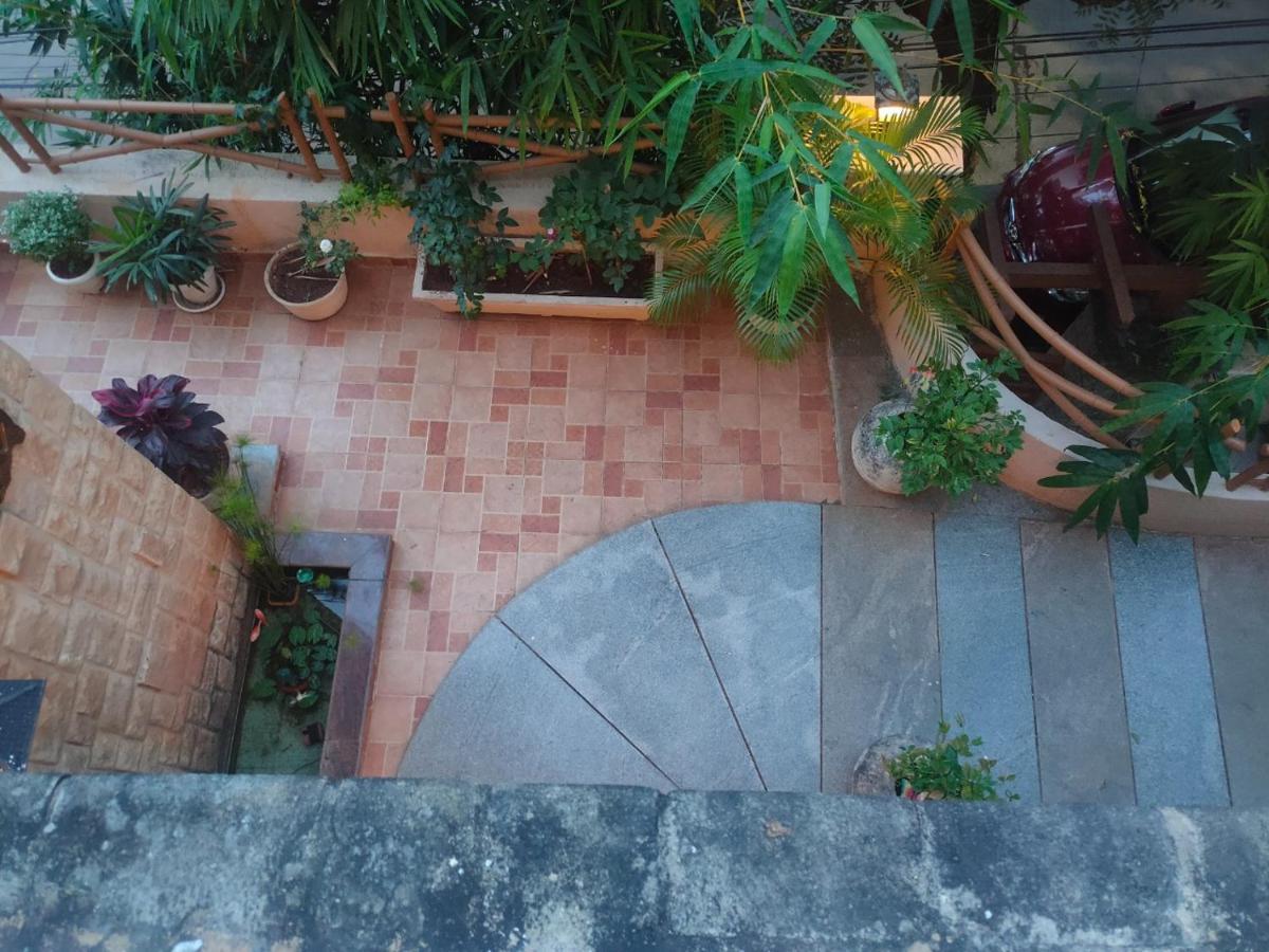 Nomads Nest Hostel Hyderabad Bagian luar foto