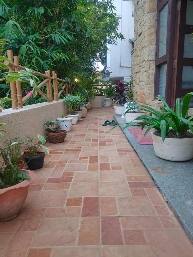 Nomads Nest Hostel Hyderabad Bagian luar foto