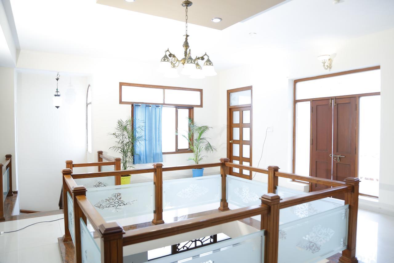 Nomads Nest Hostel Hyderabad Bagian luar foto