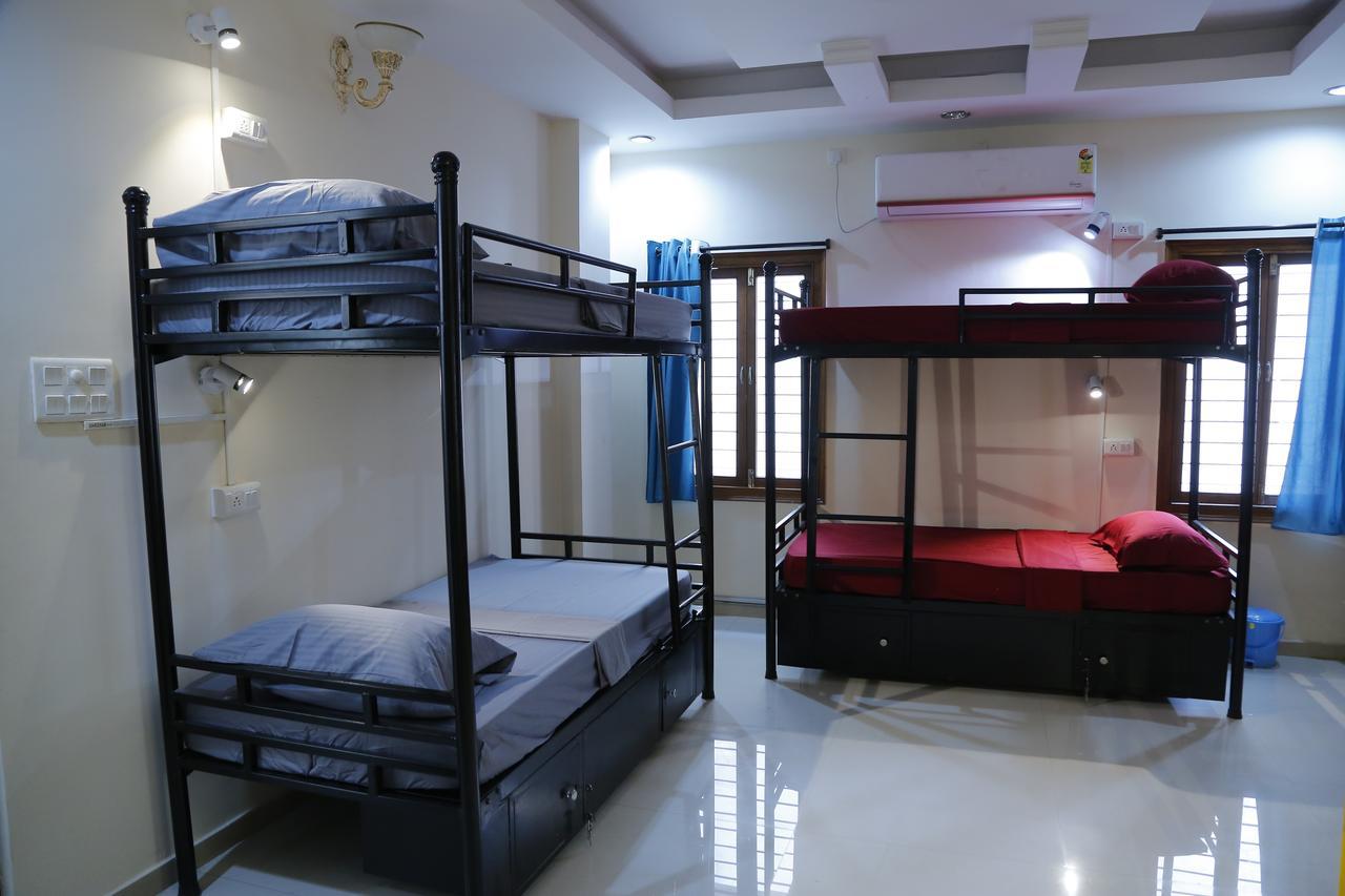 Nomads Nest Hostel Hyderabad Bagian luar foto