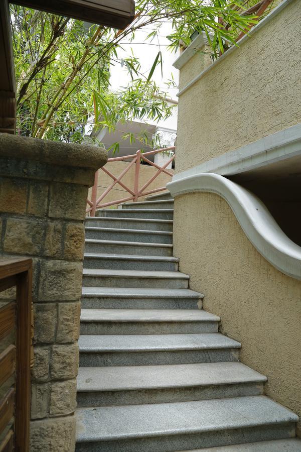 Nomads Nest Hostel Hyderabad Bagian luar foto